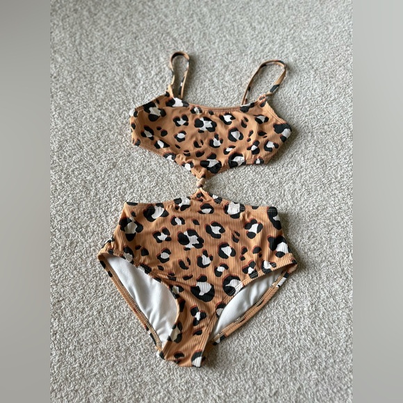 Girls Leopard One Piece Bathing Suit - Picture 4 of 4